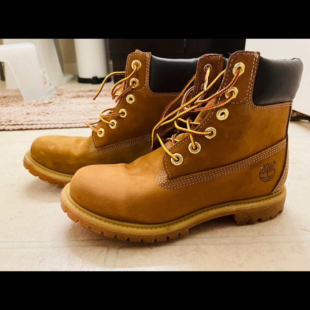 Timberland Women’s 6-inch Premium Waterproof Boots